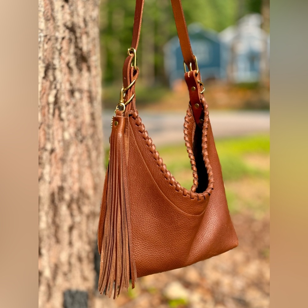 [SOLD] HH Dry Goods Mora Shoulder Bag Full-Grain Leather Unique Whipstitching